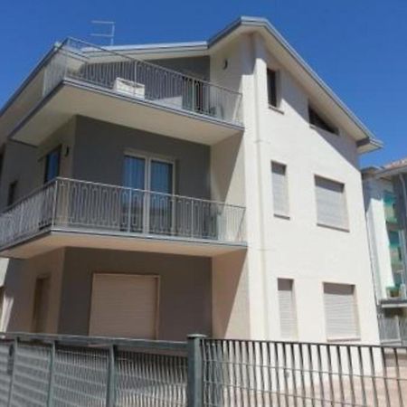 Villa Nicole 3 Camere 리도 디 예솔로 외부 사진